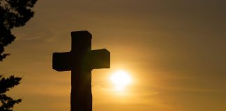 cruz devocional graça de Deus, louvores sobre o sacrifício de Jesus