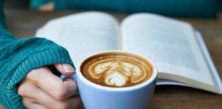 Bom dia café livro Bíblia - Reprodução Pixabay