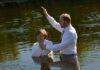 Batismo nas águas - Reprodução Canva
